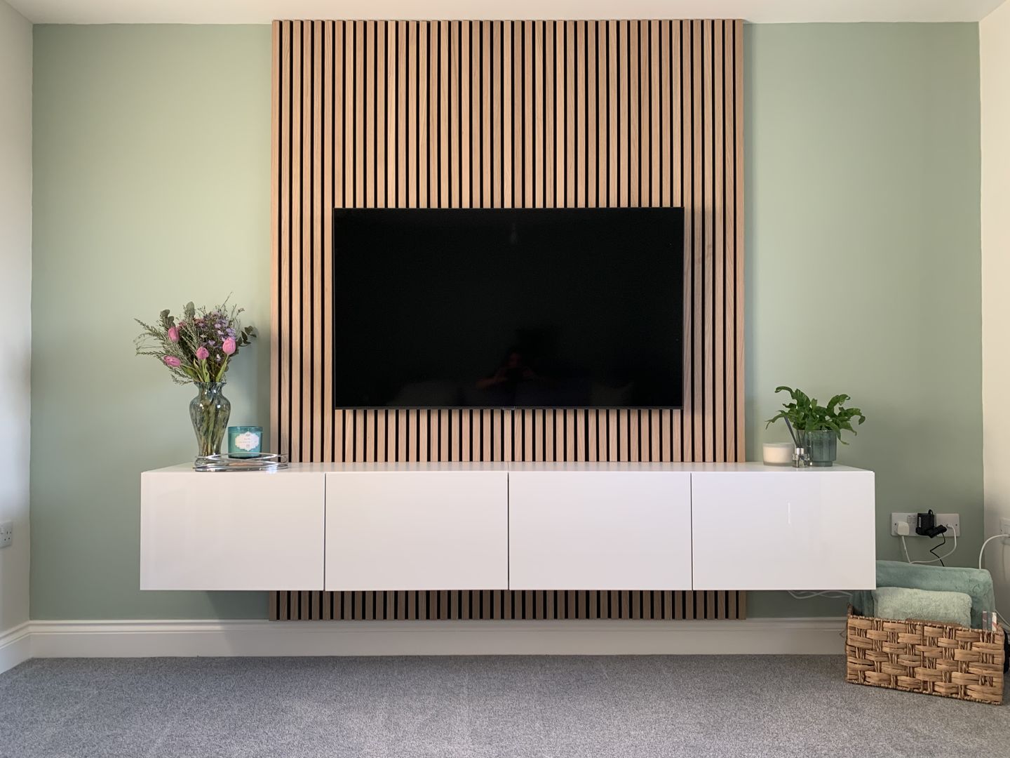 Customer photo review of SlatWall Natural Oak Sample