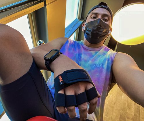 Customer photo review of Guantes Pesas GRAB Hombre