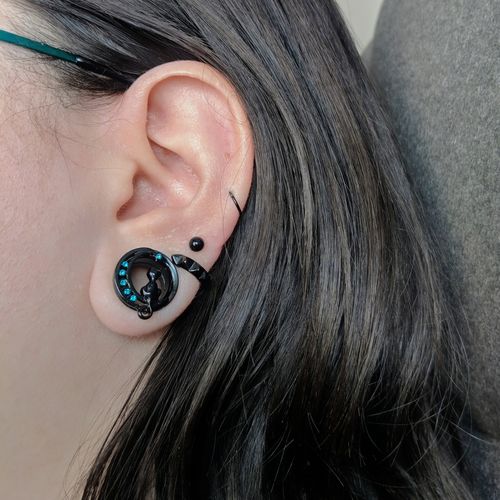 Customer photo review of Plain Hinged Seam Ring