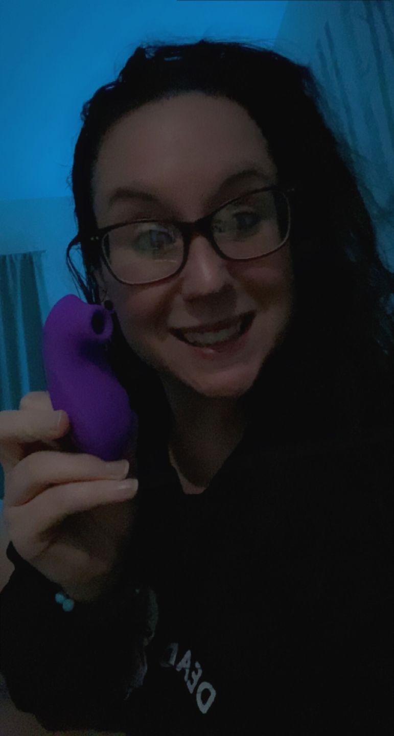 Customer photo review of THE DESIRE VIBE - SUCKING VIBRATOR