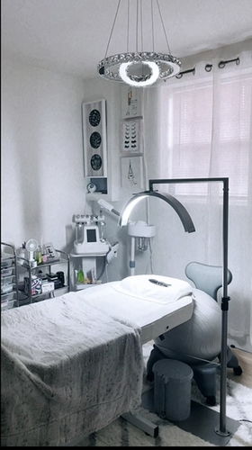 Customer photo review of CosmoGlo Original Light Bundle + Phone Clip