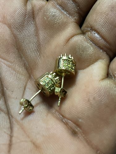 Customer photo review of Lemonade Fancy 3D Cluster VVS Flawless Earrings