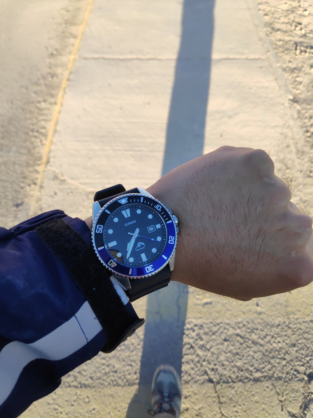 Customer photo review of Reloj Casio Submariner Marlin Duro MDV-106B-1A1VCF Batman Buceo [EXCLUSIVO]