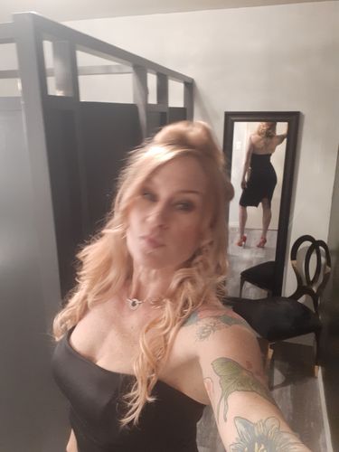 Customer photo review of Tape in Human Hair Seamless Bleach Blonde Highlighted with Honey Blonde (#P14/613)