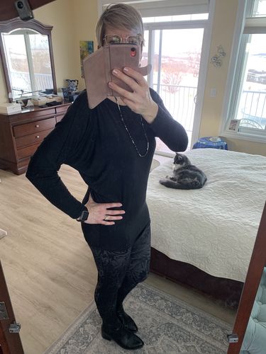 Customer photo review of Natural Vibe Knit Long Sleeve (Black)