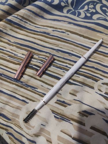 Customer photo review of O.TWO.O EYEBROW DEFINER