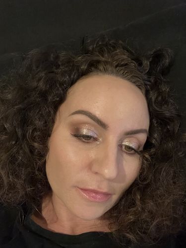 Customer photo review of The Signature Eyeshadow Palette | App Only