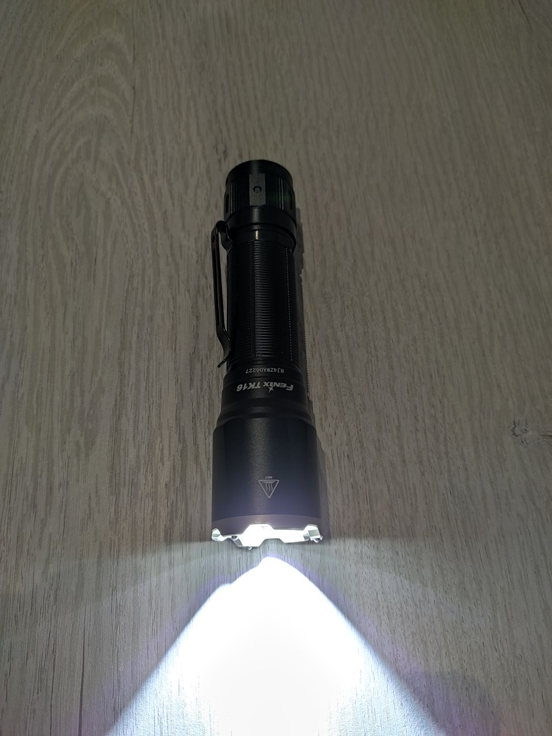 Customer photo review of Fenix TK16 V2.0 - 3100 Lumens - double commutateur arrière - pack complet