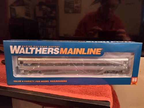 Customer photo review of Walthers Mainline 910-31002 85' Horizon Fleet Coach - Ready to Run -- Amtrak Phase VI (Travelmark), HO