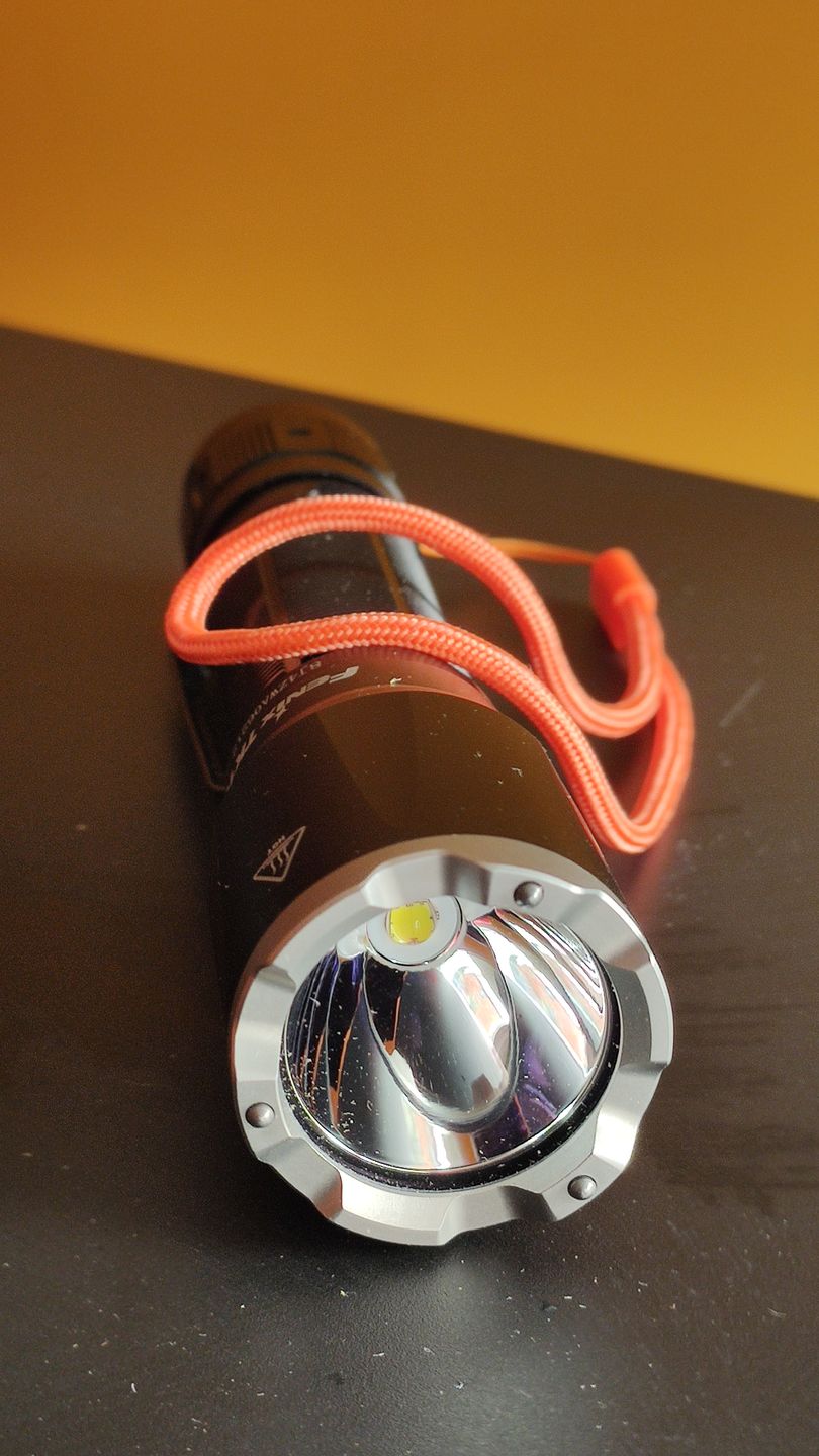 Customer photo review of Fenix TK16 V2.0 - 3100 Lumens - double commutateur arrière - pack complet