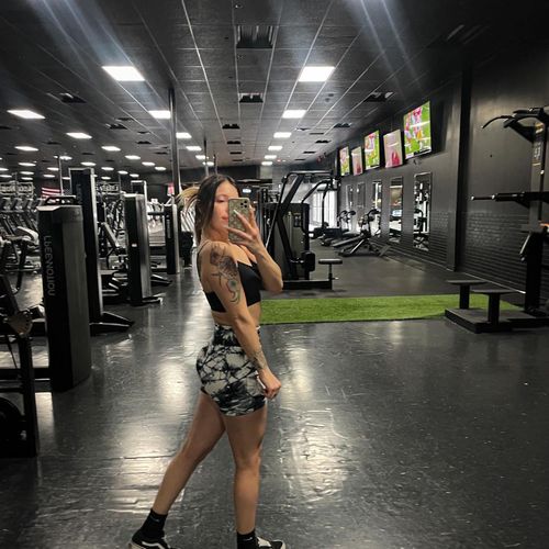 Customer photo review of Black and White Marble Scrunch Butt Biker Shorts