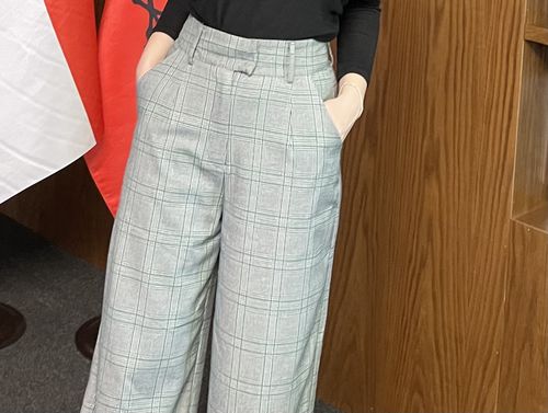 Customer photo review of Checkered Box Pleated Wide Leg Pants