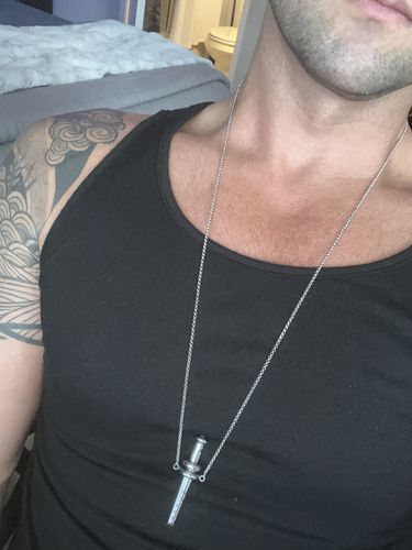 Customer photo review of SNOGO Necklace