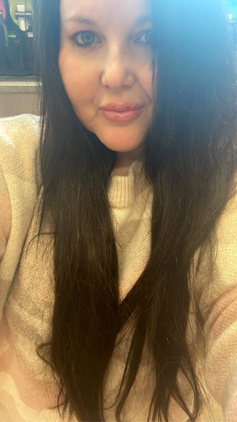 Customer photo review of Full Shine Tape in Hair Extensions Remy Human Hair Darkest Brown (#2)