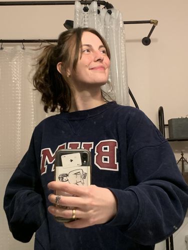 Customer photo review of B.u.m Equipment Sweatshirt Size 2XL Fits L/XL