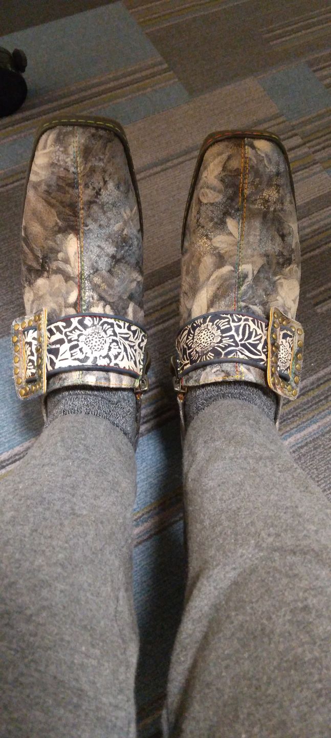 Customer photo review of Hand-painted Genuine Leather Pumps