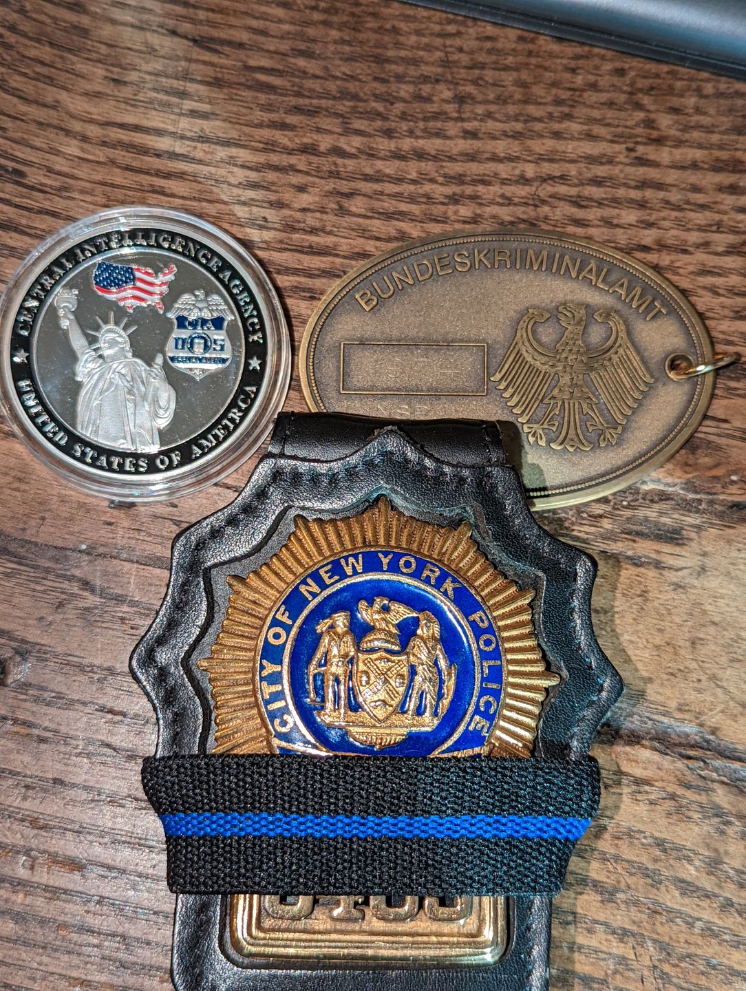 Customer photo review of Genuine Leather Inset Type Holder/ Holster/ Wallet For US Federal Police Badges
