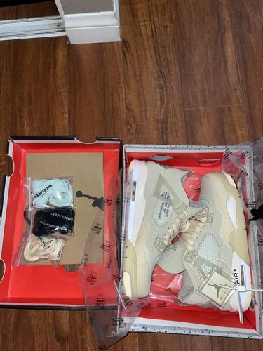 Customer photo review of OFF-WHITE X AIR JORDAN 4 SP