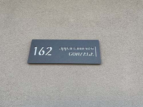 Customer photo review of Numero civico e testo modello Stencil Horizontal