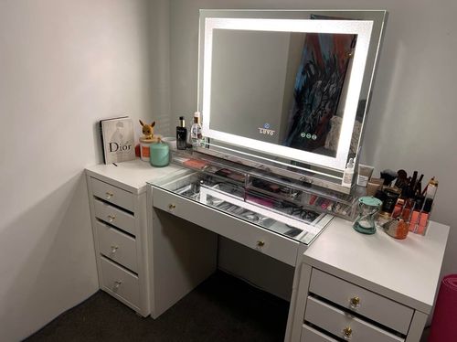 Customer photo review of Electra Vanity Table “Diamond”