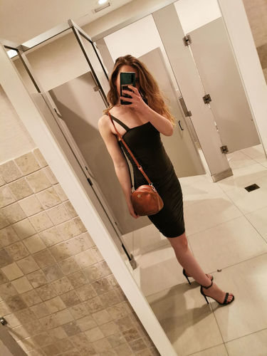 Customer photo review of The Little Queen Bag™ | Den Perfekta Väskan när du Går Ut