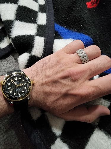 Customer photo review of 3 Carat VVS1 Moissanite Cuban Link Ring