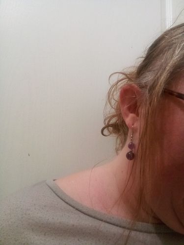 Customer photo review of Boucles d'oreilles pendantes doubles perles de fluorite violette