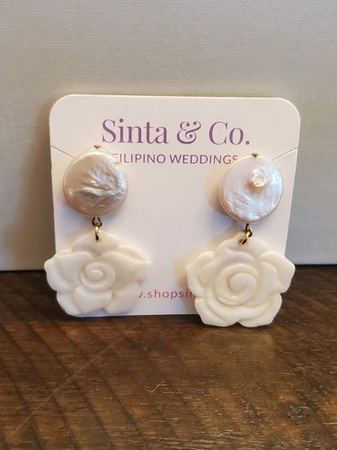 Customer photo review of Concha Rosa Mother of Pearl Earrings