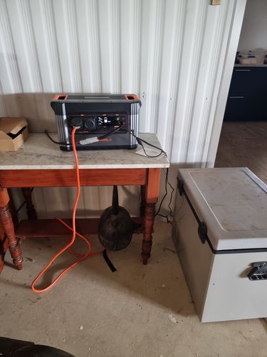 Customer photo review of Lithium Portable Power Station 1300 Watt 100Ah iTECH1300P