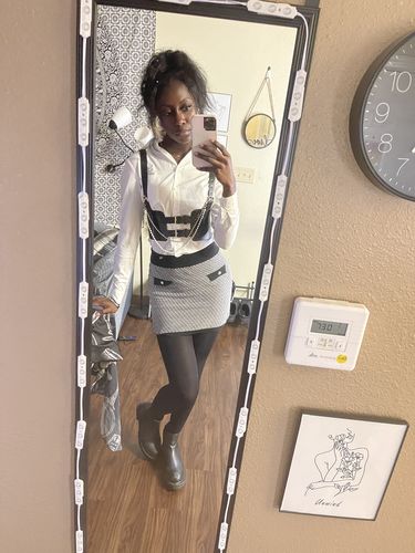Customer photo review of Faux Pearl Decor Bodycon Tweed Knitted Skirt