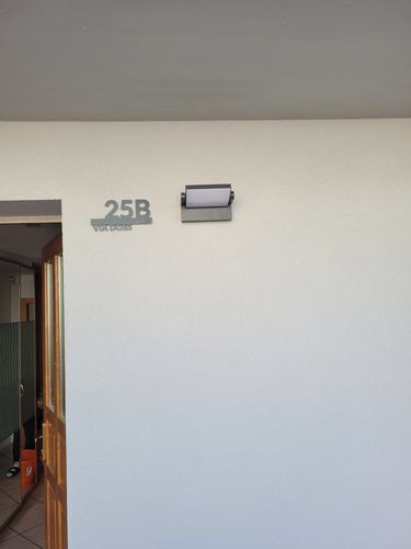 Customer photo review of Numero civico e testo sagomato modello Line 02 Acrilico