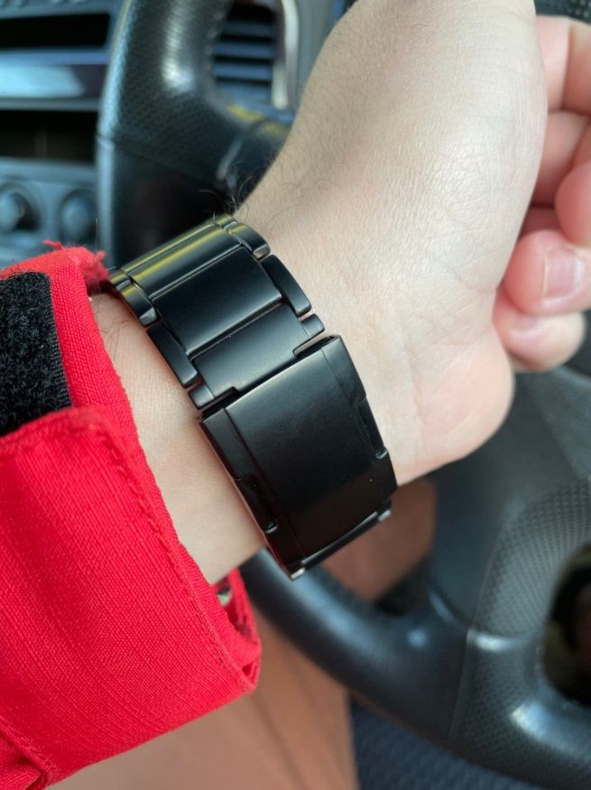 Customer photo review of Titanium Steel Strap for Apple Watch