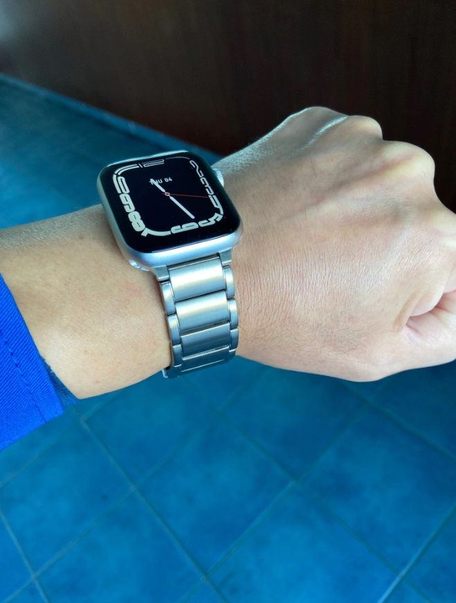 Customer photo review of Titanium Steel Strap for Apple Watch