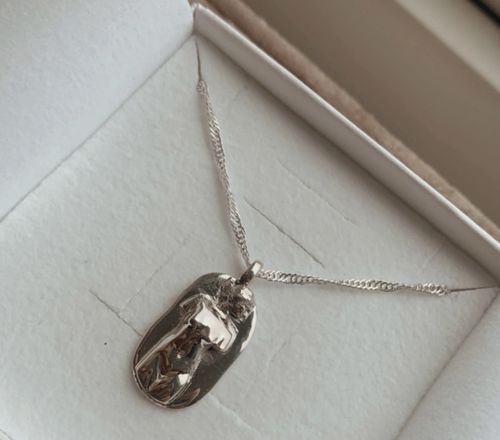 Customer photo review of Aphrodite Necklace (Silver)