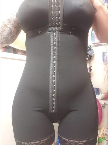 Customer photo review of Tess - lange, schlankmachende Körper Shapewear mit Haken - nahtlos