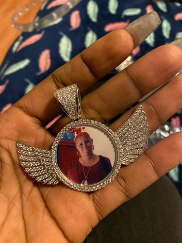 Customer photo review of Custom Circle Photo With Wings