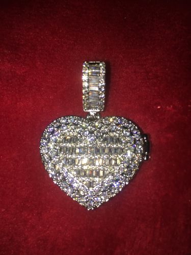 Customer photo review of Custom Heart Photo Pendant