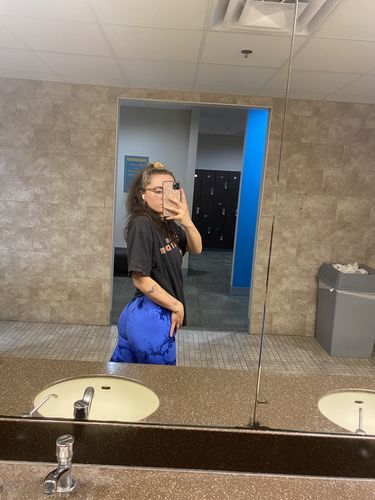 Customer photo review of Royal Blue and Black Marble Scrunch Butt Leggings