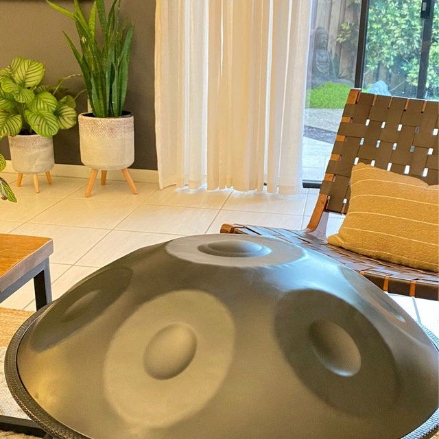 Customer photo review of AS TEMAN Handpan Pure Golden 9 Notes D Minor Scale Handpan drum with gift set