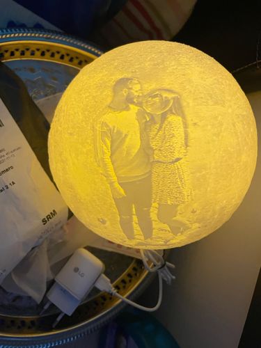 Customer photo review of מנורת ירח בהתאמה אישית