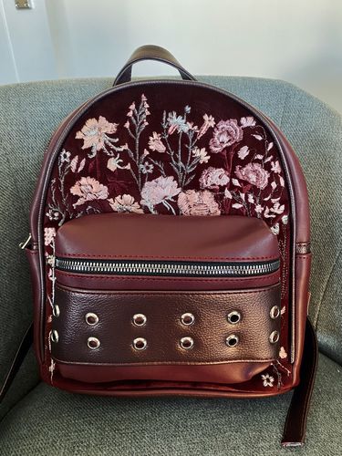 Customer photo review of Tabby Medium Backpack