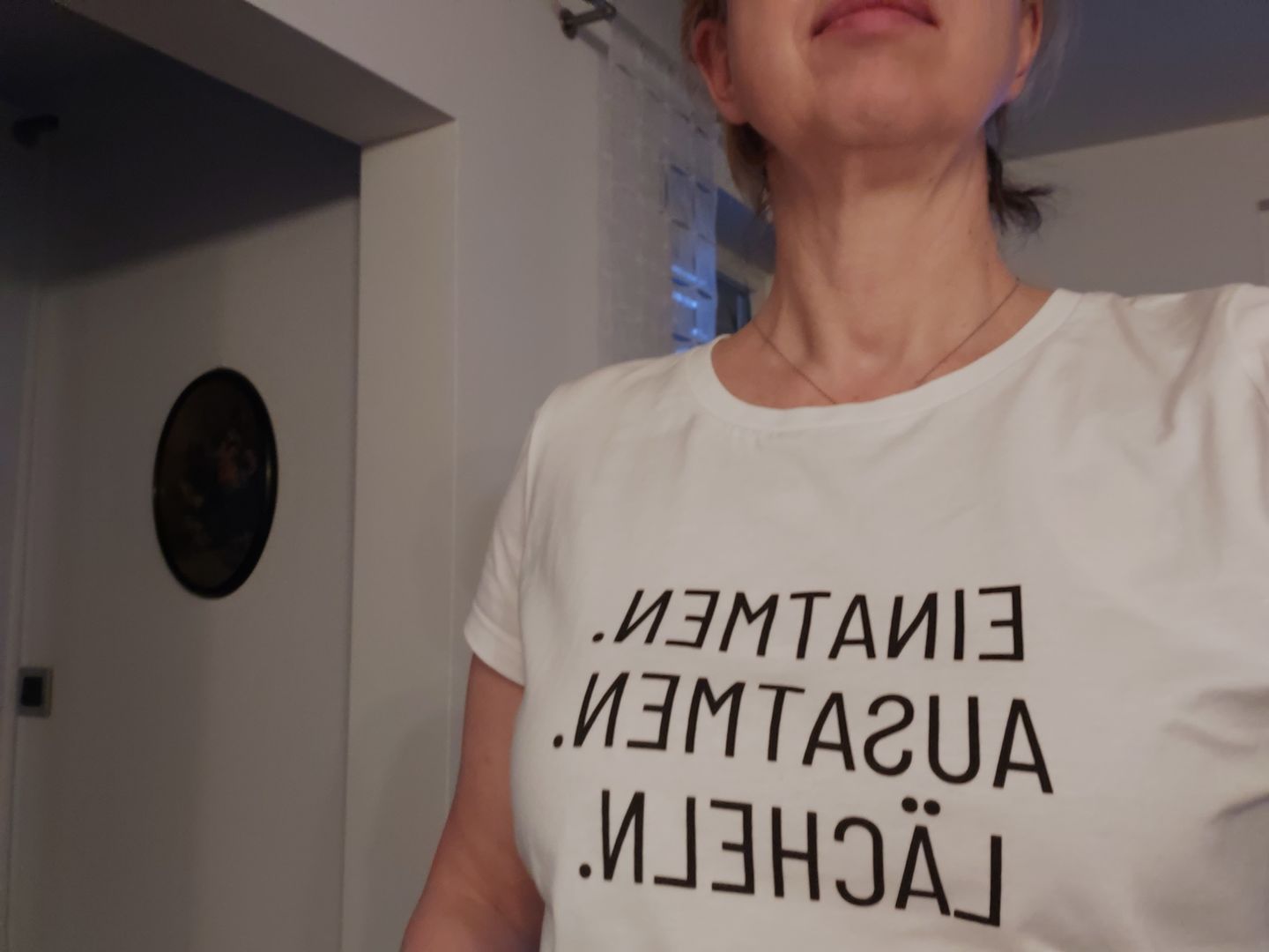 Customer photo review of Einatmen. Ausatmen. Lächeln. 100% Bio T-Shirt