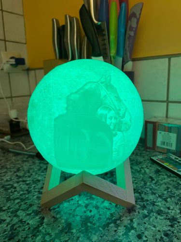 Customer photo review of מנורת ירח בהתאמה אישית