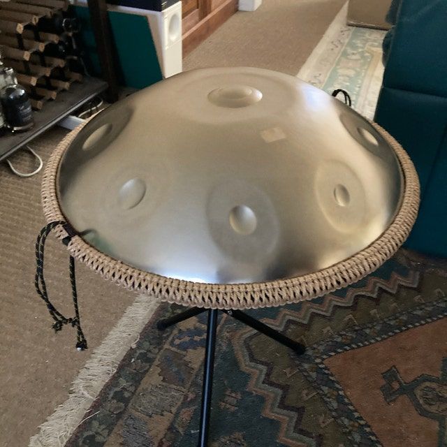 Customer photo review of AS TEMAN Handpan Pure Golden 9 Notes D Minor Scale Handpan drum with gift set