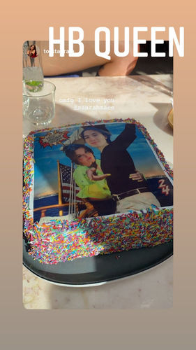 Customer photo review of 19 cm x 19 cm Square Pre-cut Custom Edible Icing Image