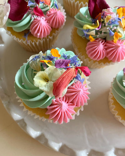 Customer photo review of FLOWERFETTI™ - Freeze Dried Edible Flower Confetti