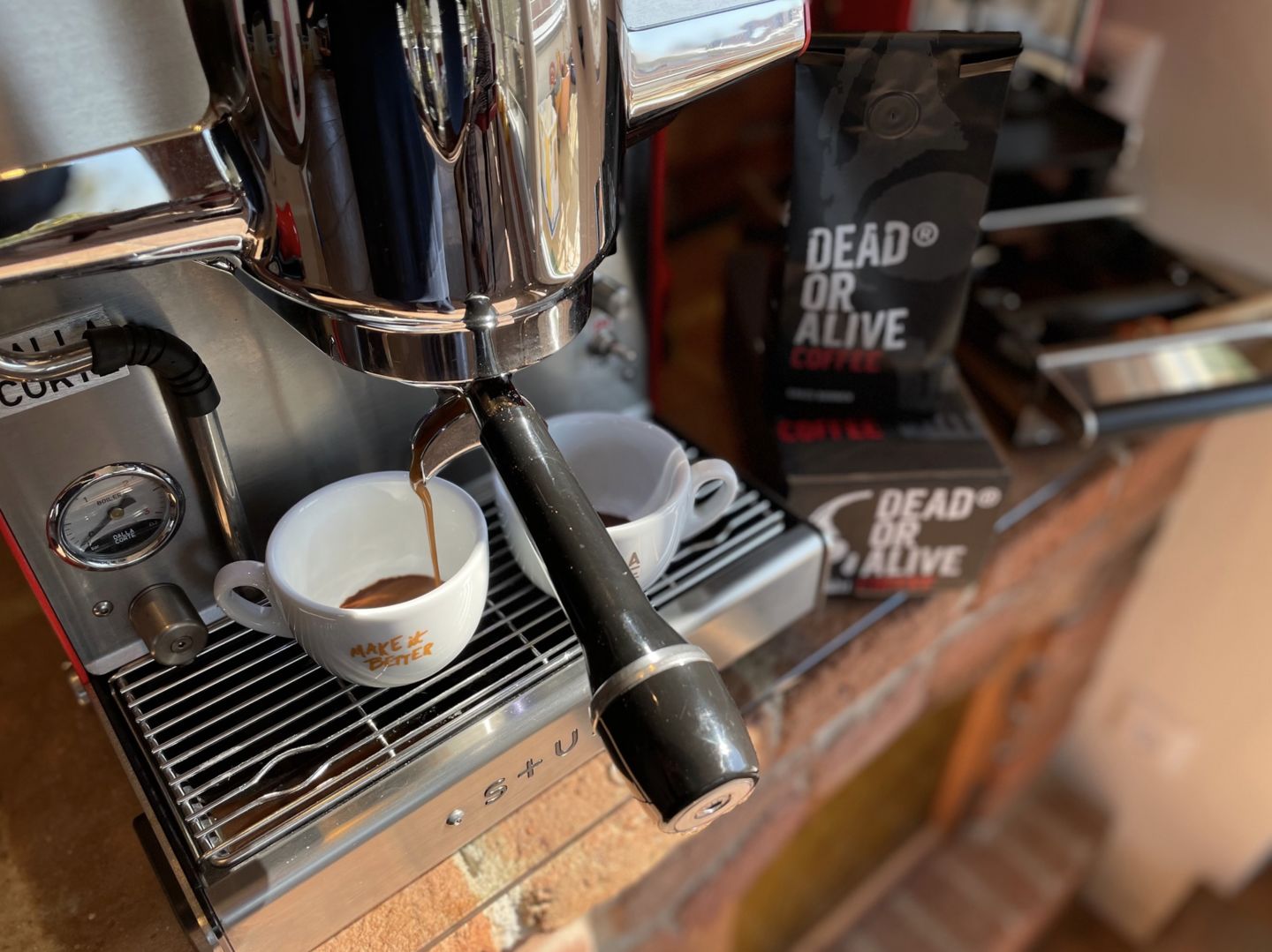 Customer photo review of DEAD OR ALIVE COFFEE Original – Kaffeebohnen, Medium-Dark Röstung, für Espresso & Filter, säurearm