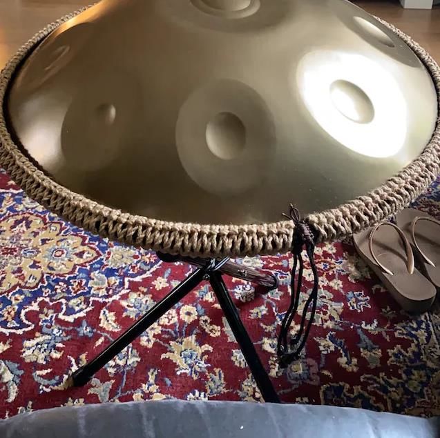 Customer photo review of AS TEMAN Handpan Pure Golden 9 Notes D Minor Scale Handpan drum with gift set