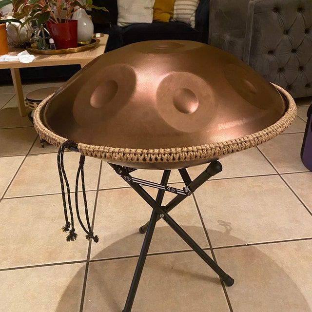 Customer photo review of AS TEMAN Handpan Pure Golden 9 Notes D Minor Scale Handpan drum with gift set