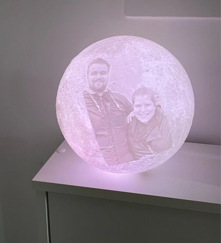 Customer photo review of מנורת ירח בהתאמה אישית